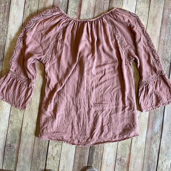 Rust colored 3/4 length crochet detail top - Picture 4 of 5